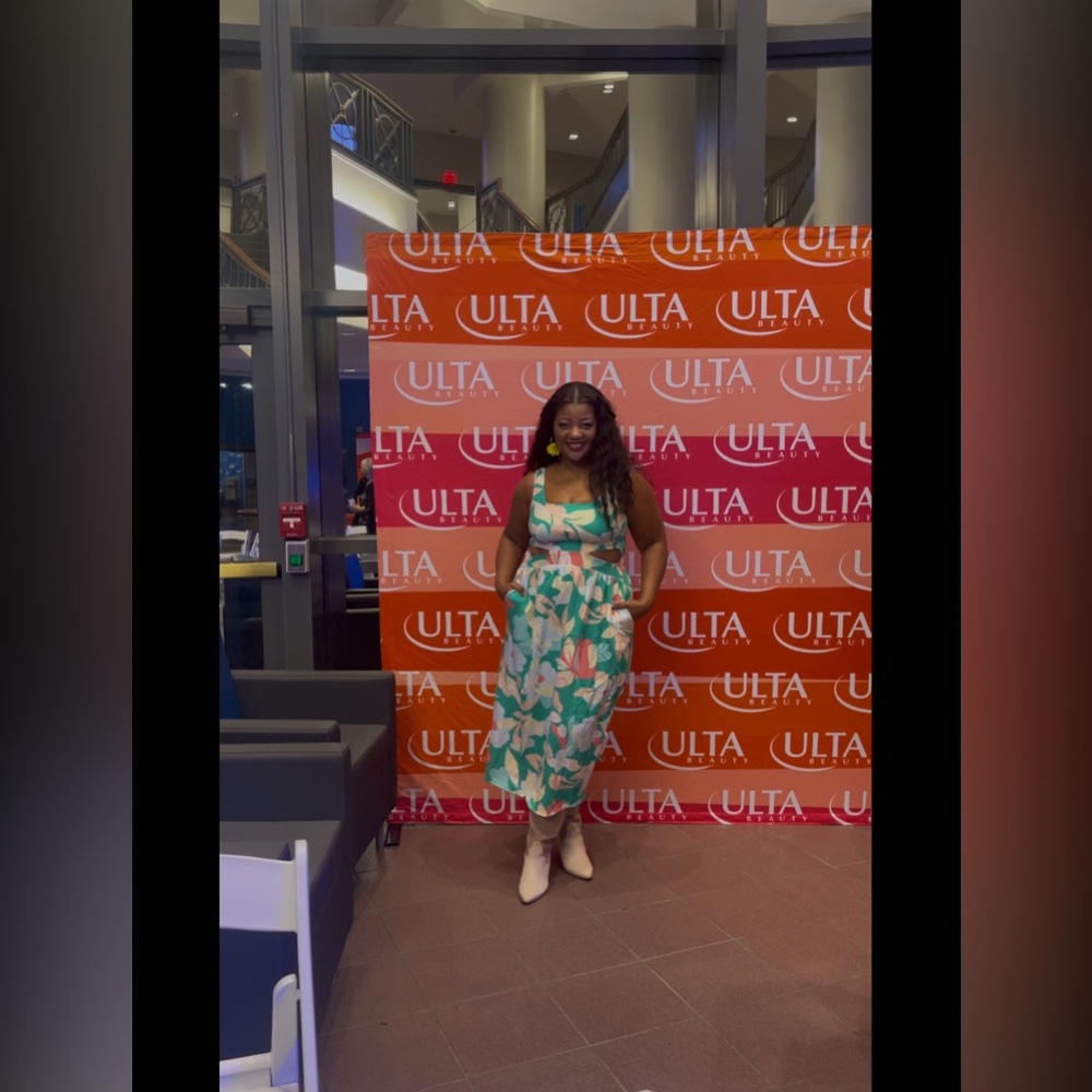 Summer Cut-A-Way Dress - Picture 3 of 3